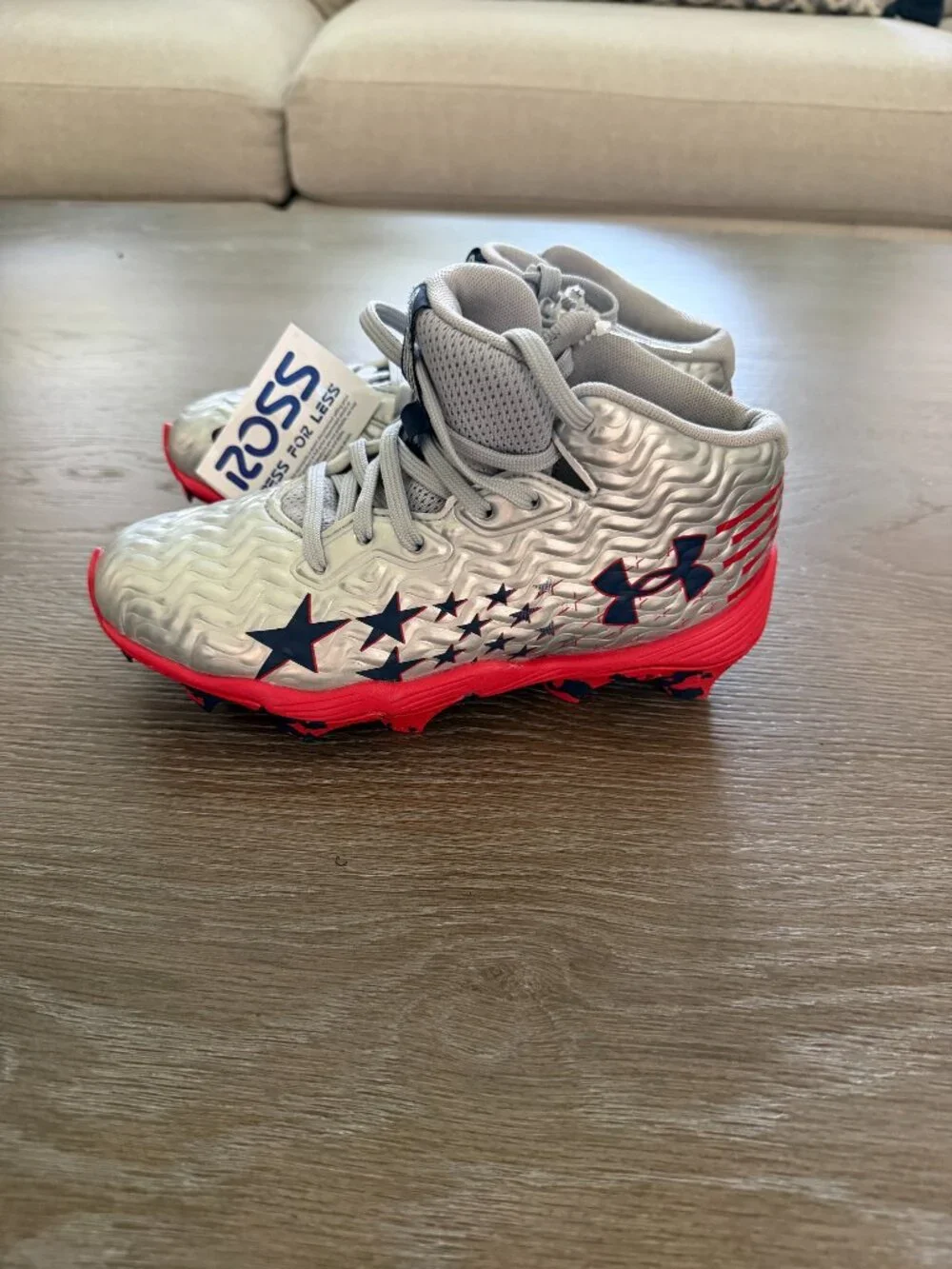 NWOT Boys Under Armour Spotlight hammer Jr silver usa football cleats size 2Y